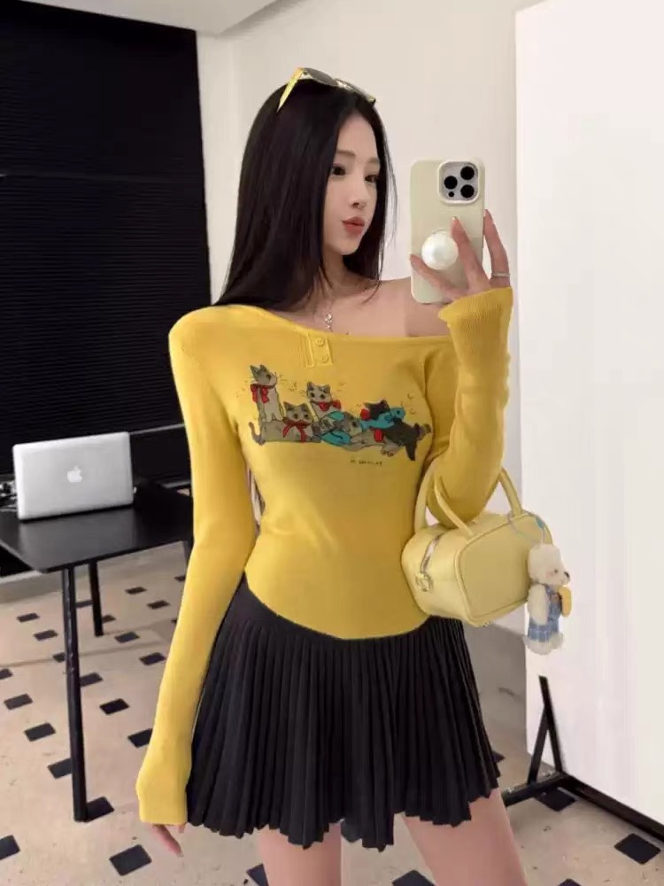 Spring new temperament hot girl pure slim neck sweater for women cartoon cat slim short top thin
