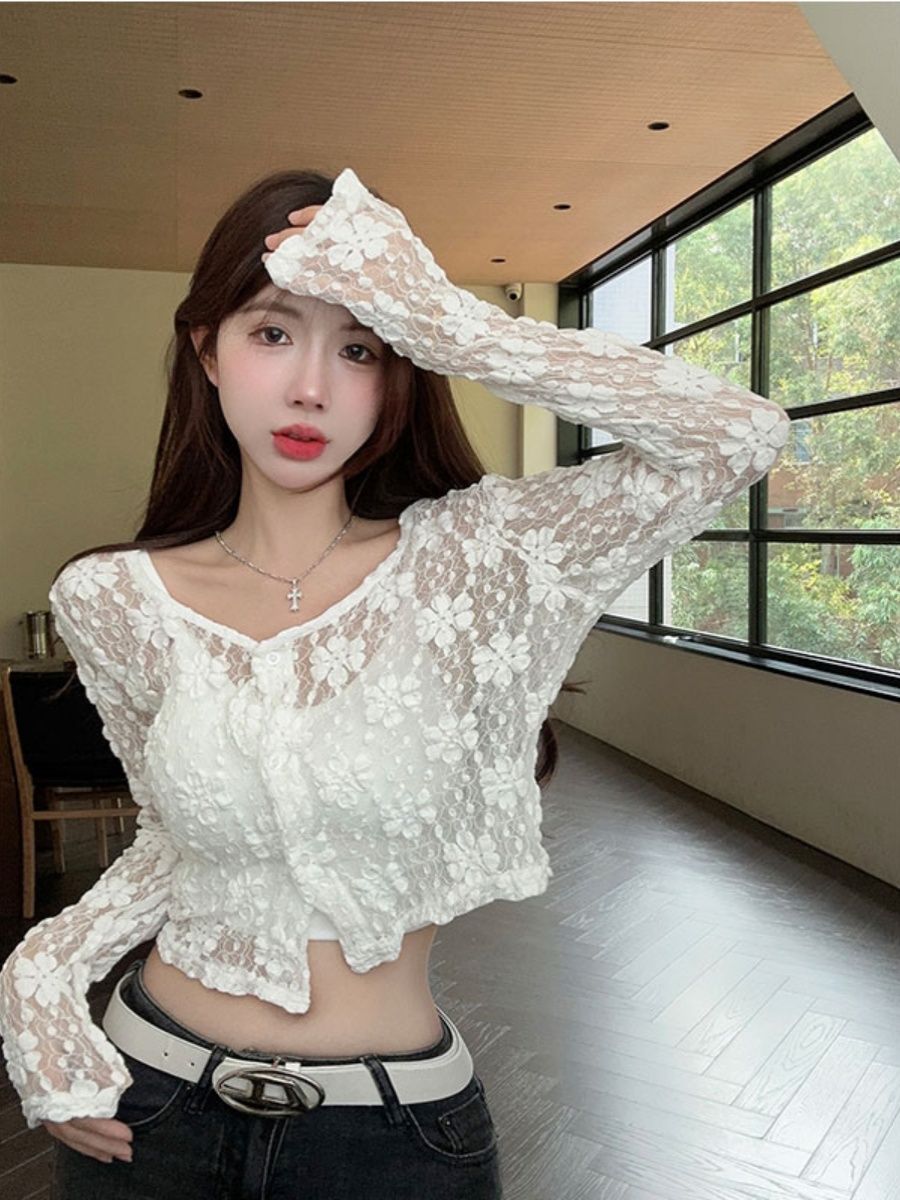 White V-neck long-sleeve sun-protective lace blouse for women, summer dress, pure desire, sheer short-sleeve shirt, slimming, outerwear, cardigan-style top