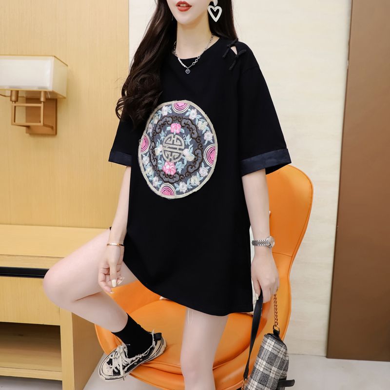 Real shot of 2025 summer 200g pure cotton large size heavy industrial embroidery button Chinese style short-sleeved T-shirt for women