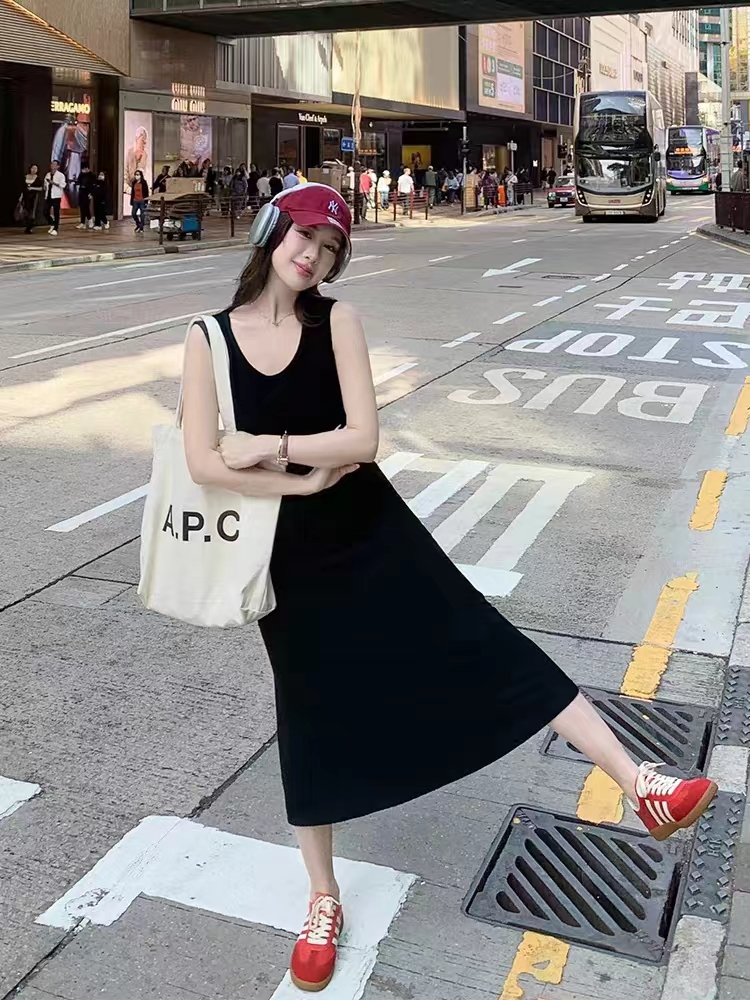 天貓質量收腰顯瘦u領無袖背心裙女春季寬鬆打底內搭連衣裙