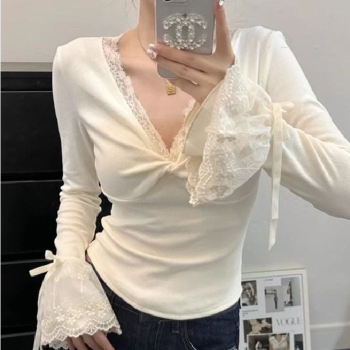 純欲v領蕾絲花邊拼接打底衫女秋冬新款高級感甜辣妹內搭上衣