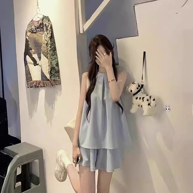新款時尚氣質顯瘦掛脖上衣短褲兩件套裝女