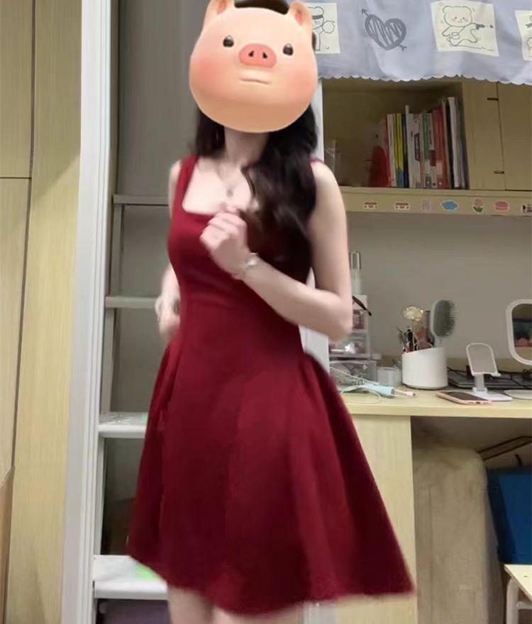 2025新款小個子法式紅色吊帶連衣裙子夏季女裝御姐風性感收腰短裙
