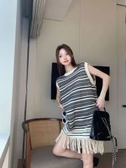 Pure sexy and sexy hot girl design niche unique short short-sleeved T-shirt sweater square collar top summer