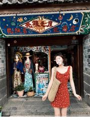 French Retro Red Floral Strappy Dress for Women - Summer 2025 New Arrival - Petite Size - Fitted & Slimming Short Skirt