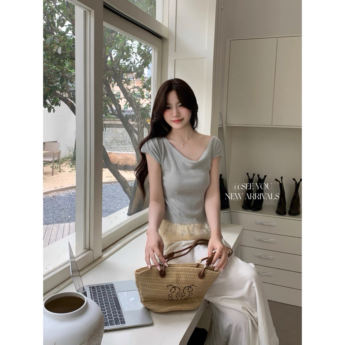 2025 new sweet girl swinging collar waist lace skirt hem fake two-piece knitted top knitted sweater