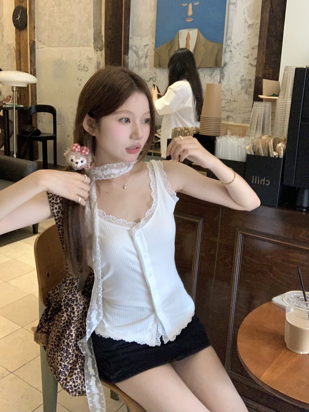 Real shot, design, lace edge, open placket, knitted vest, streamer, female, Xia Chun, slim and suspender, female