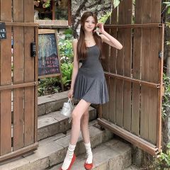 純欲風灰色吊帶百褶連衣裙女夏季辣妹小個子百褶裙收腰顯瘦短裙子