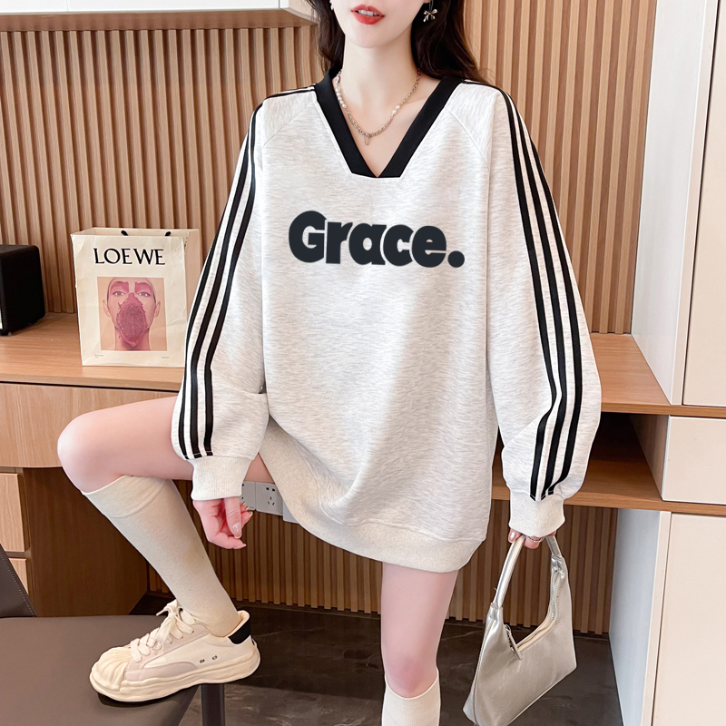 First time real-time photo of Huamian Fumi silk large size 300 catties rear bag V-neck American printed thin sweatshirt for women