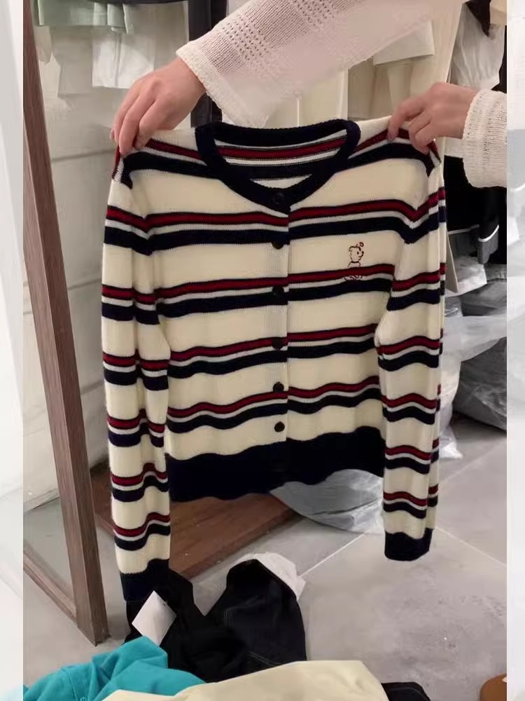 Early autumn sweater, small fragrant, soft and soft sweater, cardigan jacket, women's early autumn top, front shoulder top