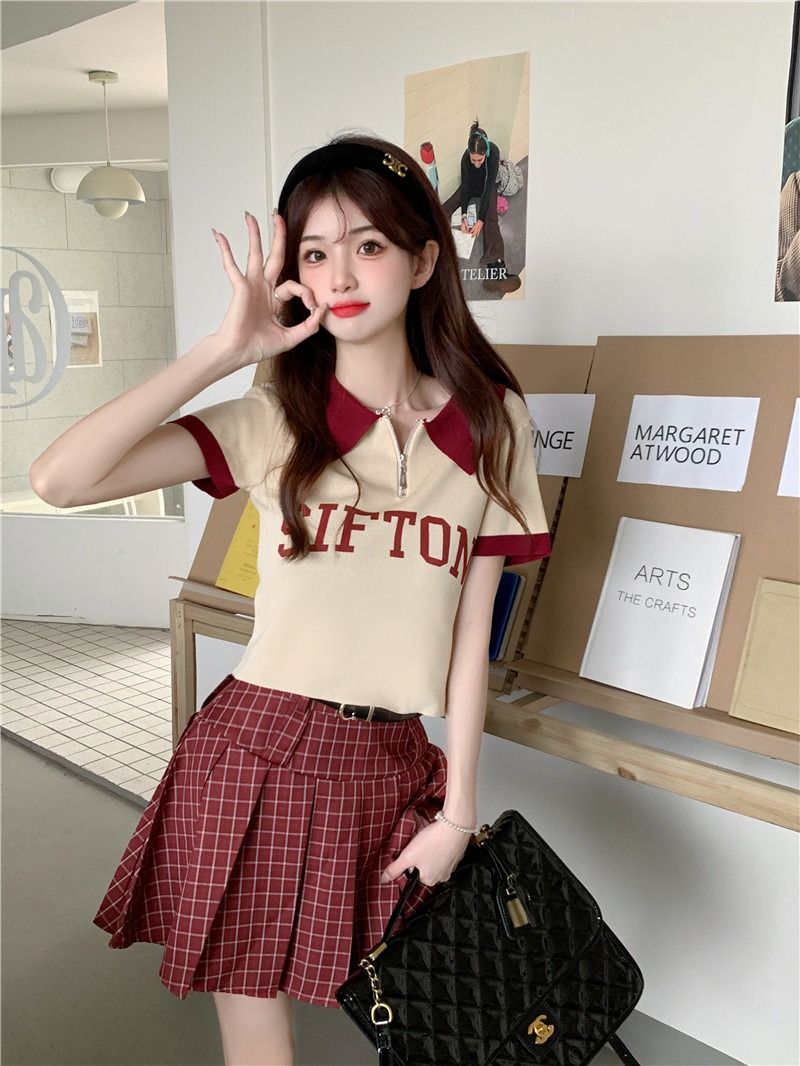 2025 summer new slim short-sleeved knitted T-shirt for women's design and niche POLO collar slim top trendy