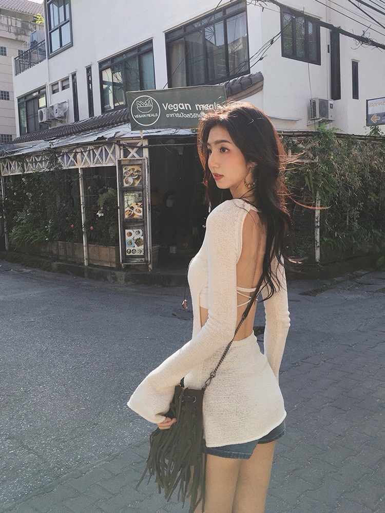 MULVAN Hot Back Kill Big Backless V-neck Top Women's Design Sense of Slightly Transparent Flare Sleeve Wool Knitted T-shirt