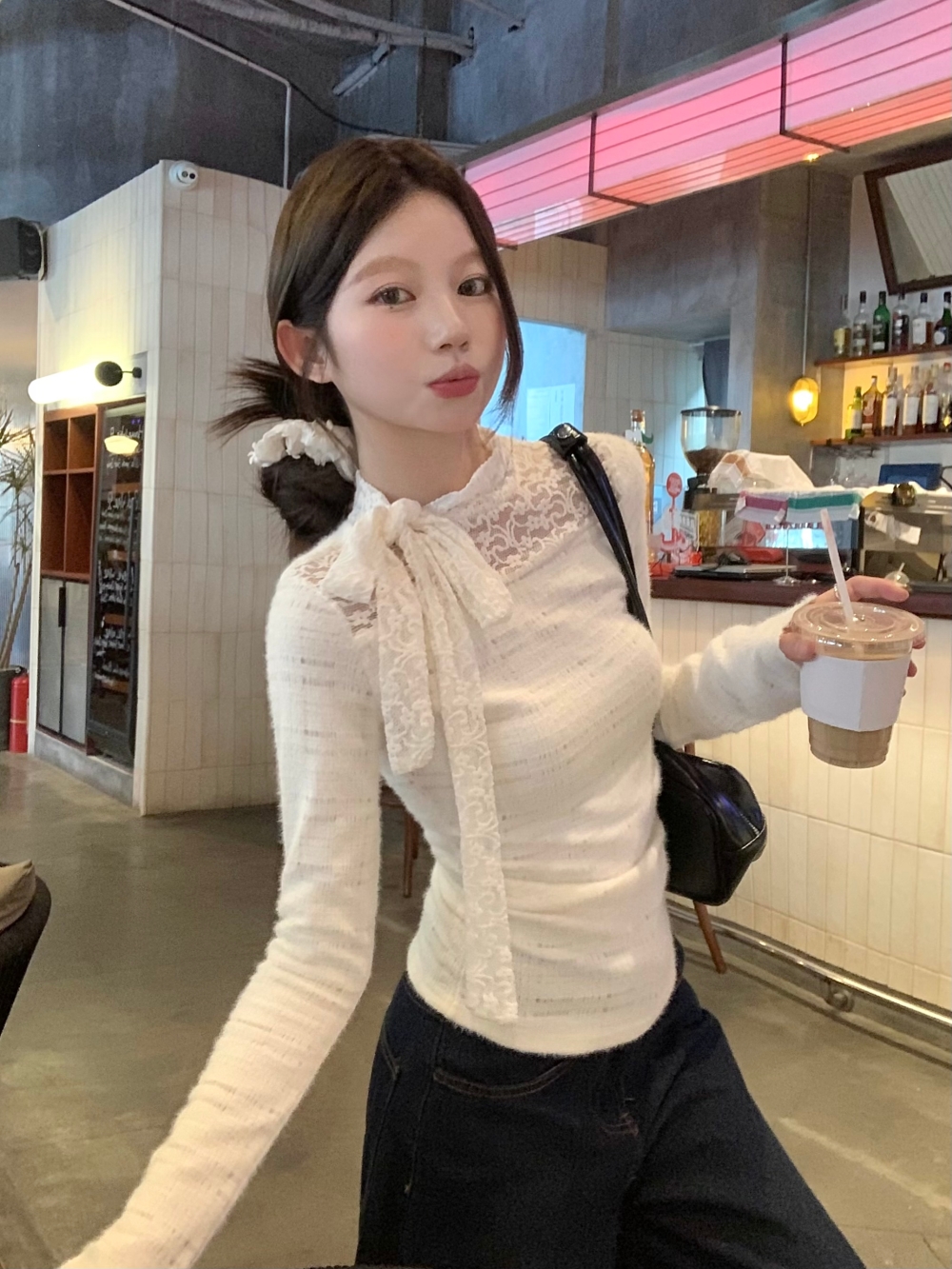 Real shot French inner bottom shirt for women with high waist high-end lace slim T-shirt long-sleeved top
