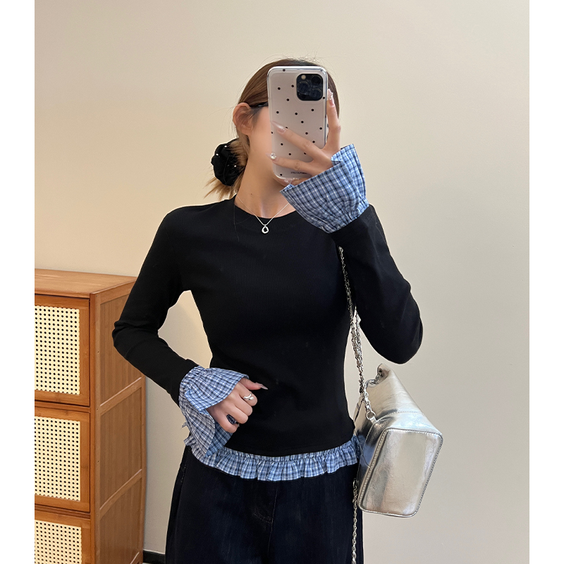 Real shot of Korean version contrasting color polka dot lace flared sleeve long sleeve T-shirt for women in spring slim fake two-piece top