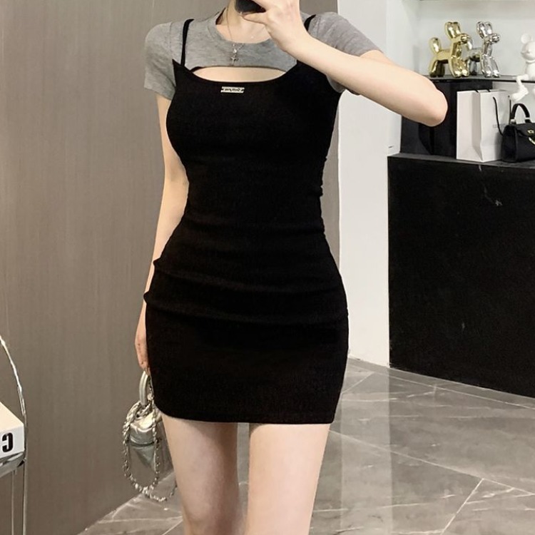 Design-sensual short-sleeved dress for women in 2025 summer high-end and versatile fashion retro slim hip-pack skirt