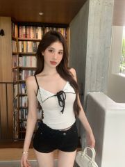 Color-blocking sexy V-neck lace-up camisole for women, summer slim-fit innerwear, sleeveless backless top for outerwear, hot girl revealing back shirt.