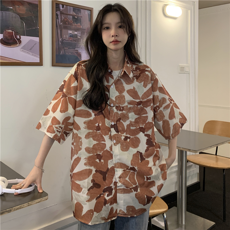 Real shot of 100% polyester fiber Hong Kong flavor Harajuku flower shirt short-sleeved summer loose jacket