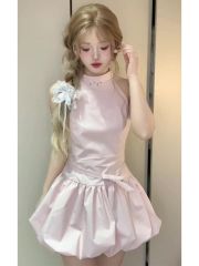 法式甜美粉色無袖掛脖連衣裙女夏季設計感收腰顯瘦蓬蓬短裙小個子
