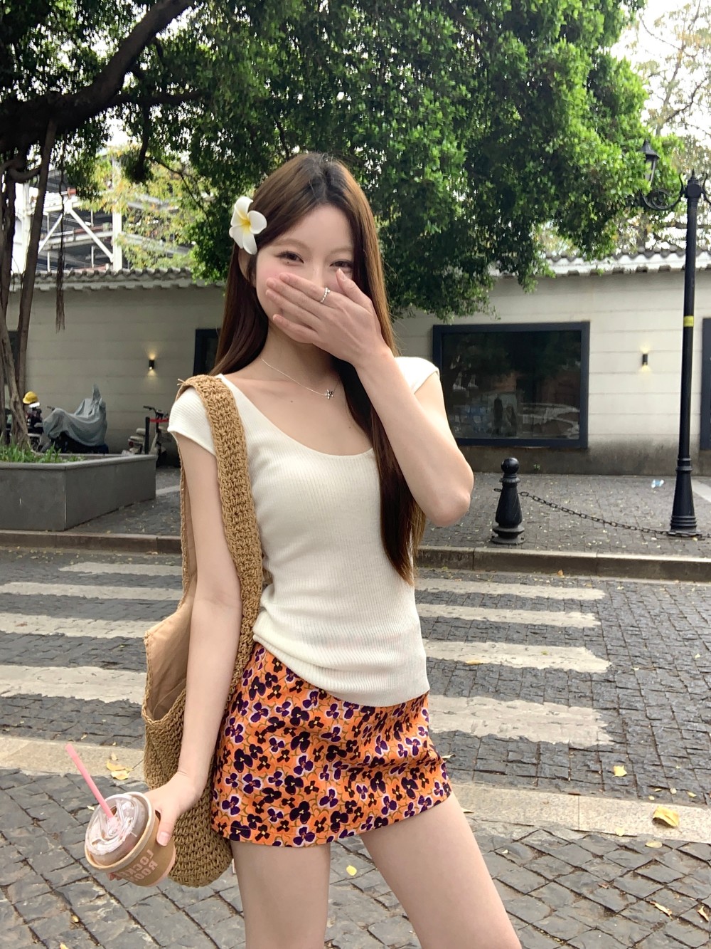 Real shot of summer American knitted short-sleeved T-shirt top + super hot hip floral small temperament short skirt