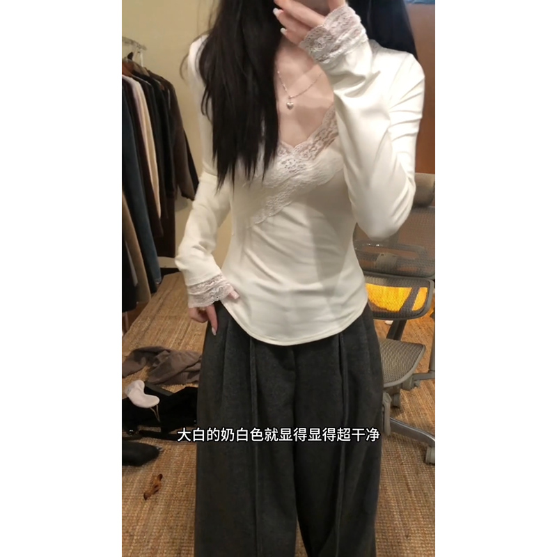 蕾絲拼接長袖t恤女上衣春秋V領修身小眾純欲風收腰內搭打底衫