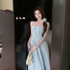 高級感藍色蝴蝶結連衣裙女夏季新款氣質甜美辣妹收腰顯瘦a字裙子