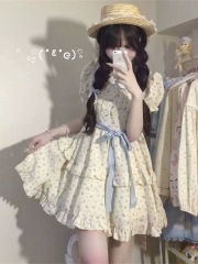 Sweet little girl's floral dress with ruffle collar, bubble sleeves, French princess style, summer dress for children, petite size, cinched waist, fluffy skirt