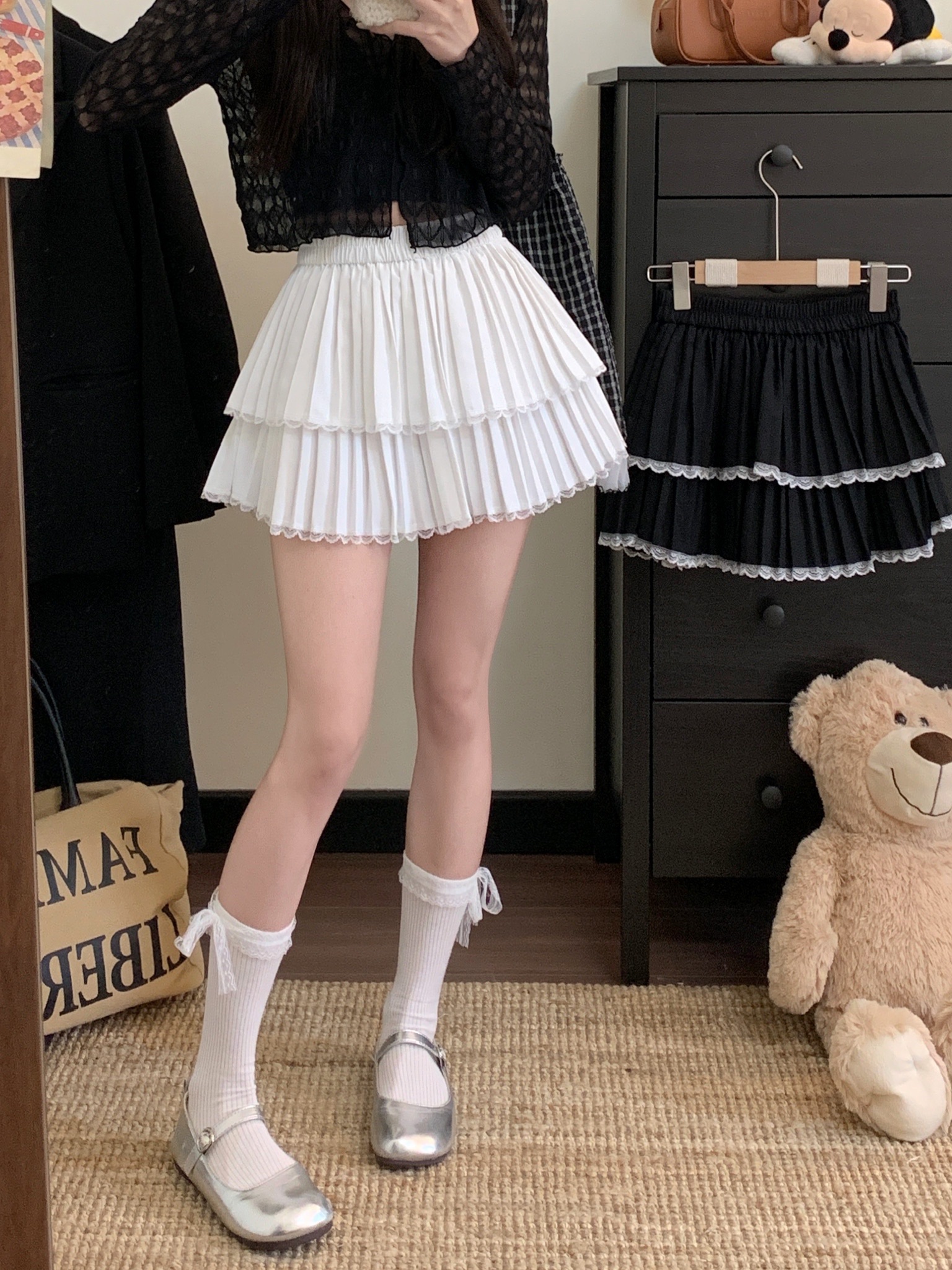 Real shot~ New Korean version of spring design lace spliced ​​pleated anti-exposure cake skirt