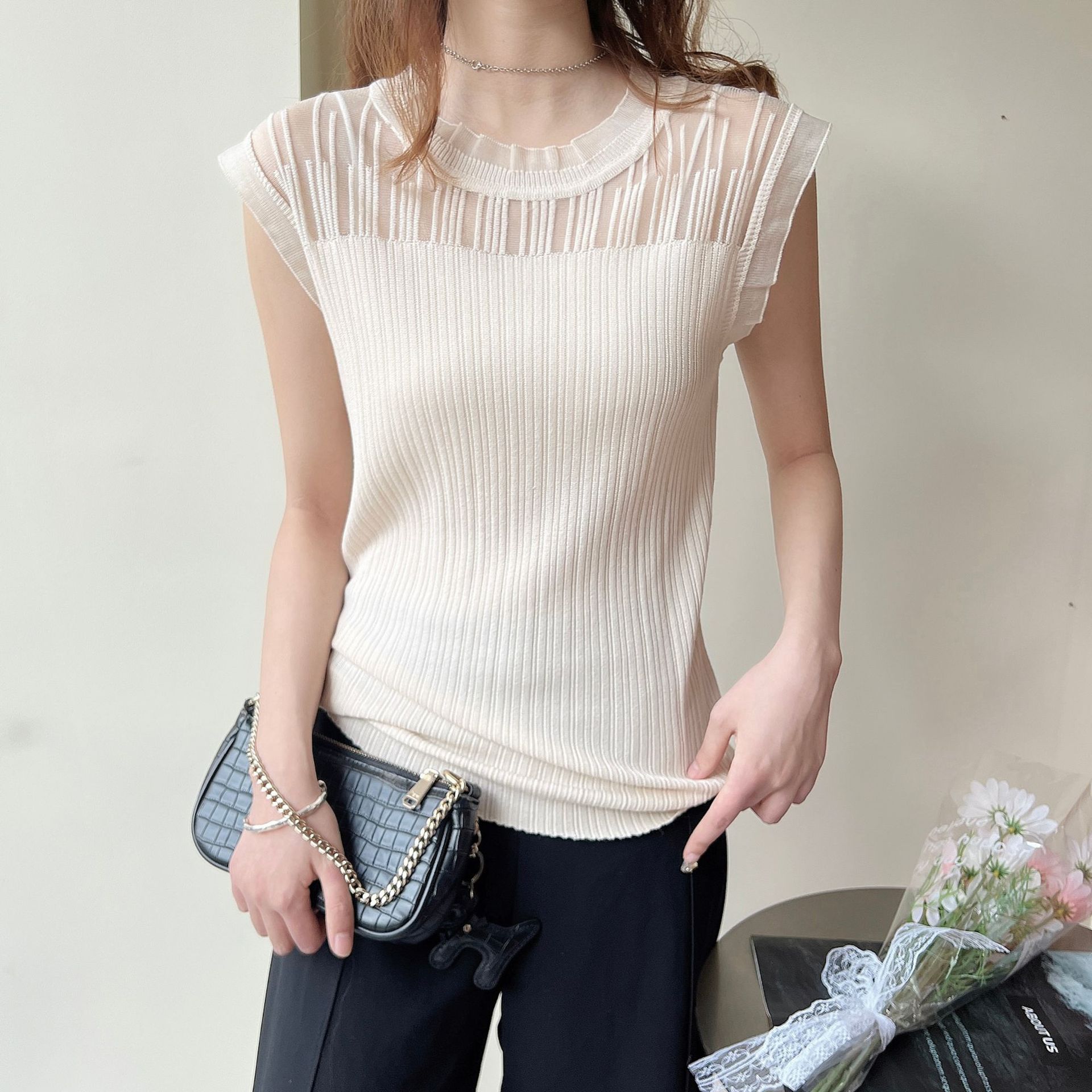 2025 new ice silk suspender vest for women with black ears and lace sleeveless top hollow outfit on the outside