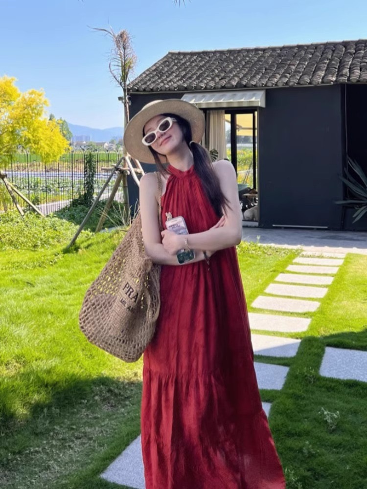 紅色格子連衣裙小眾掛脖吊帶裙女夏季露背綁帶A字裙氣質海邊長裙