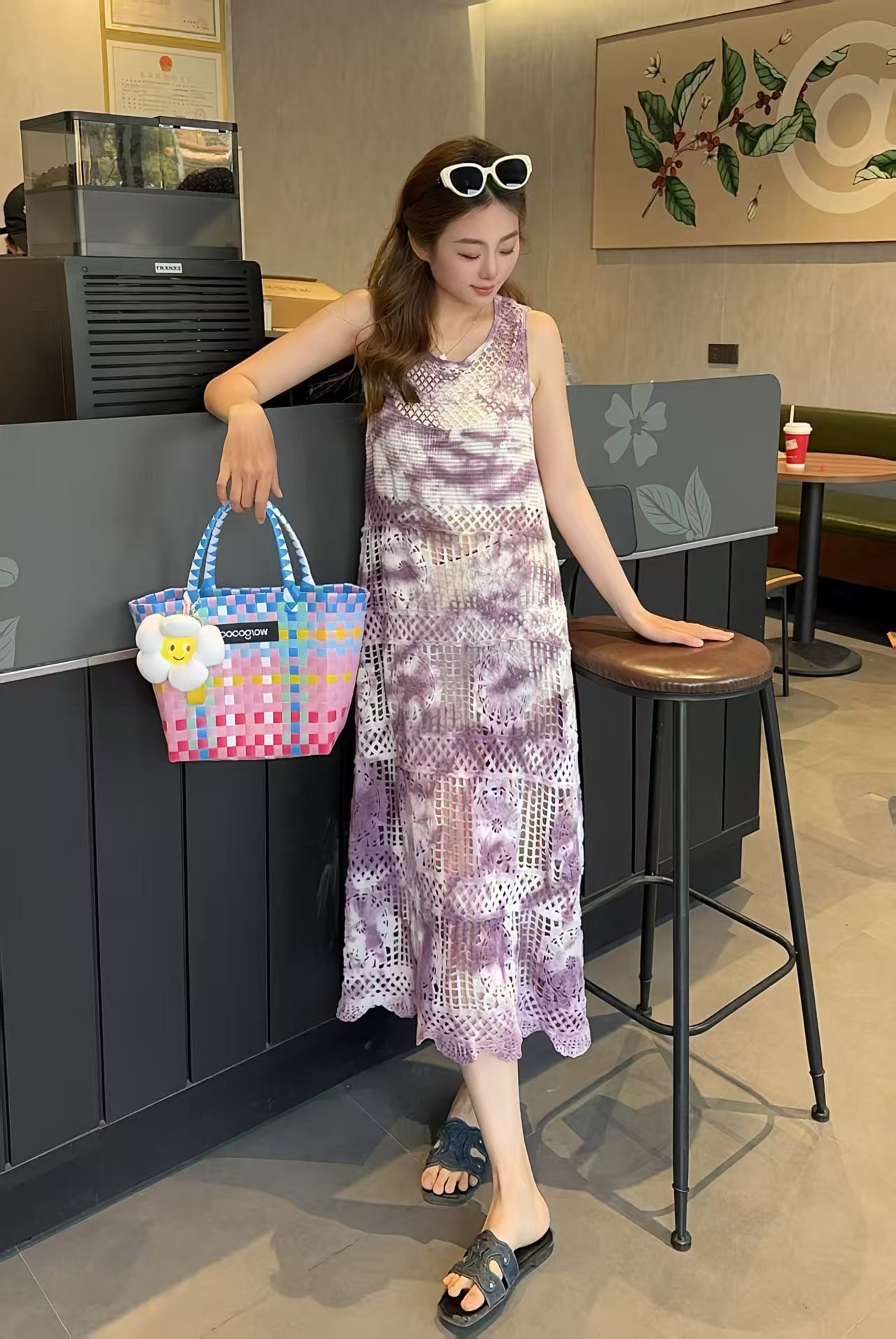 彩色吊帶背心裙女無袖針織鏤空寬鬆2025夏新款外搭v領罩衫連衣裙