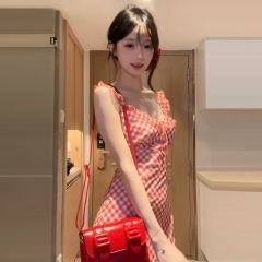 法式氣質紅色格子無袖連衣裙子女夏季2025新款小個子顯瘦收腰短裙