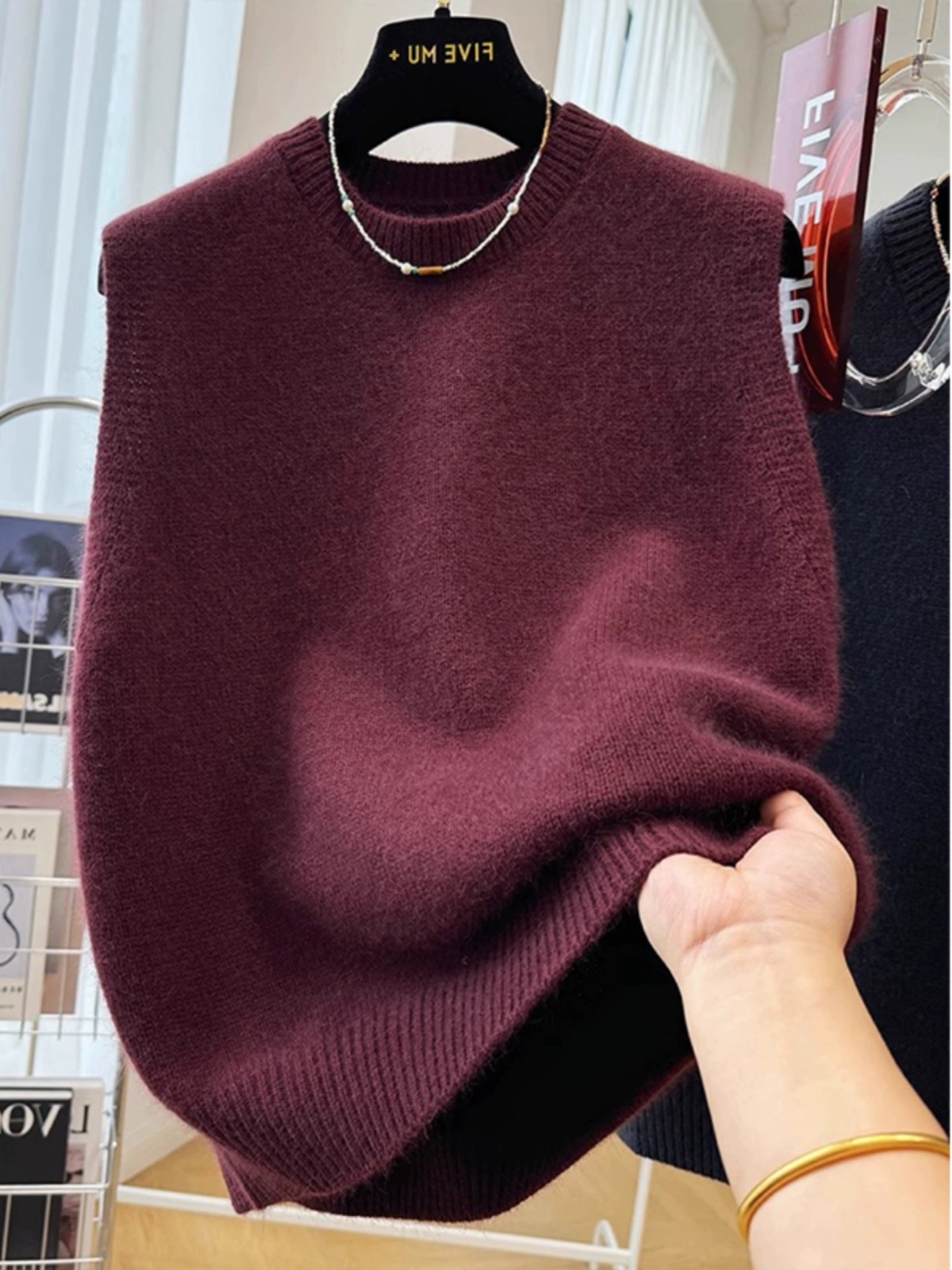 Ankor Red Round Neck Sleeveless Cardigan Vest Top Women's Spring Wear Knitted Wool Cardigan Overlay Sweater