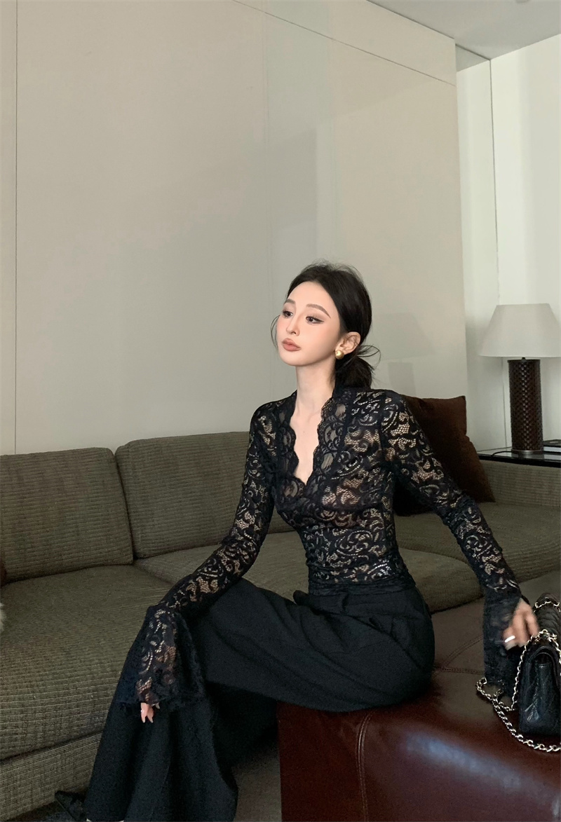 Real shot, elegant and fashionable design, hot girl lace top + versatile straight wide-leg trousers