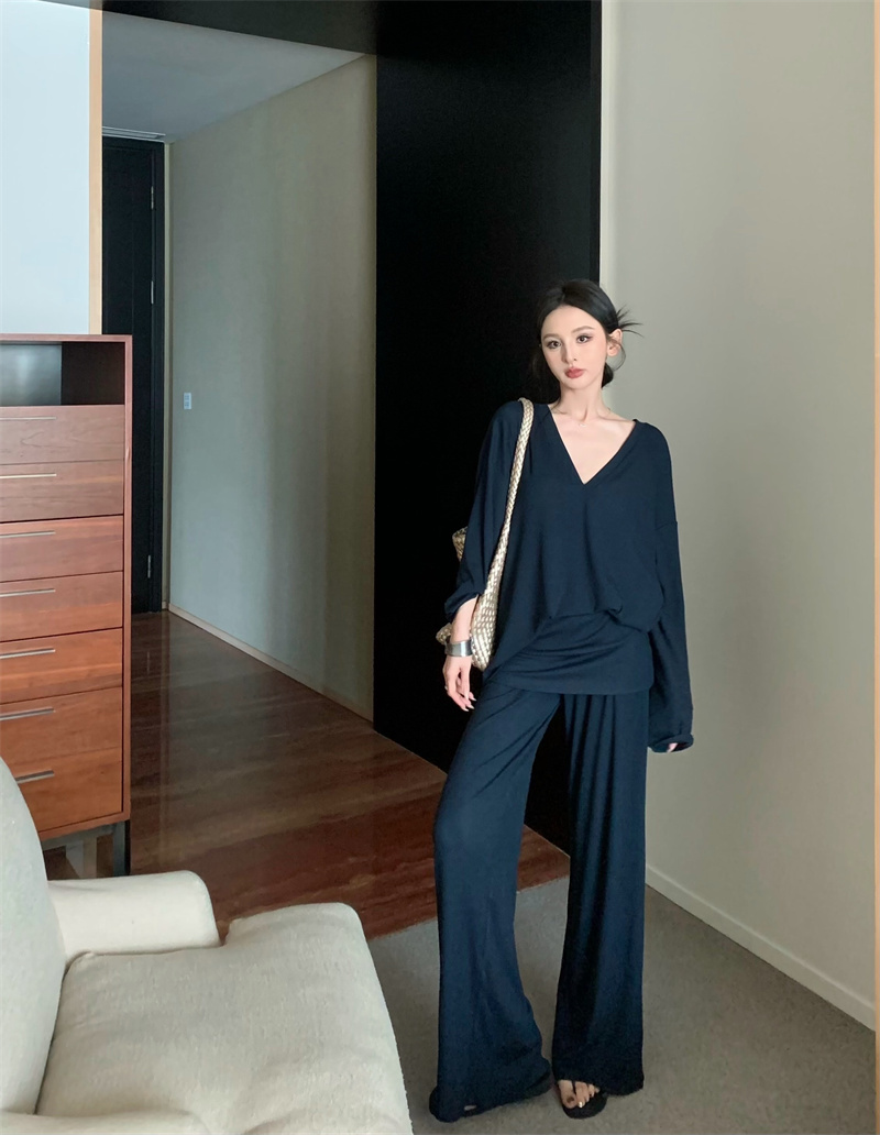 Real shot, low-key old money slack V-neck T-shirt top straight casual pants suit