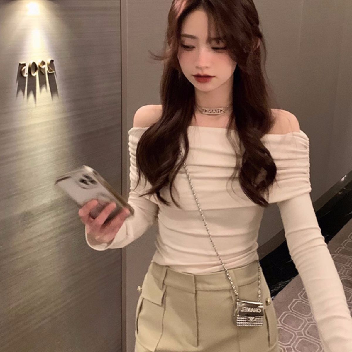 92 cotton 8 spandex 260g French one-shoulder top fashionable base shirt slim off-shoulder sweet and spicy base shirt