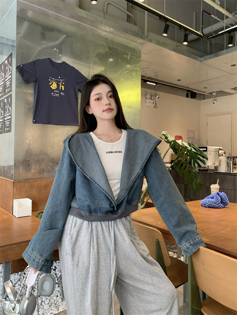Real shot of the new unique top loose and versatile super good-looking blue hooded long-sleeved denim jacket ins