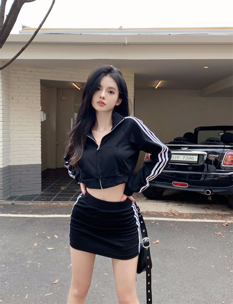 2025 Spring New Three-Band PAN Hot Girls Sportswear Women's Wide Legs Casual Short Skirt Two-Piece Set