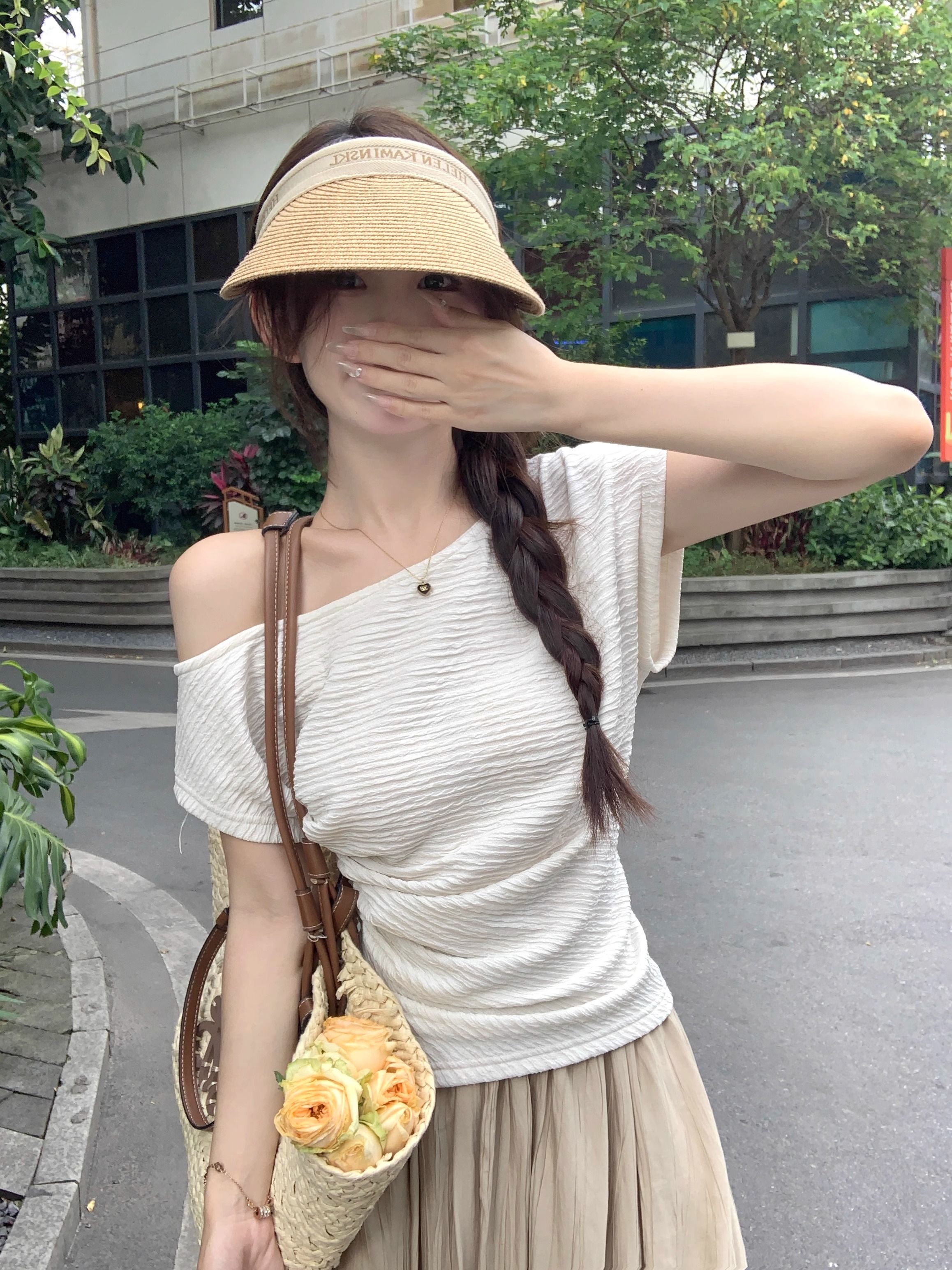 Original fabric texture pleated T-shirt for women's summer design niche slim one-length off-shoulder short top