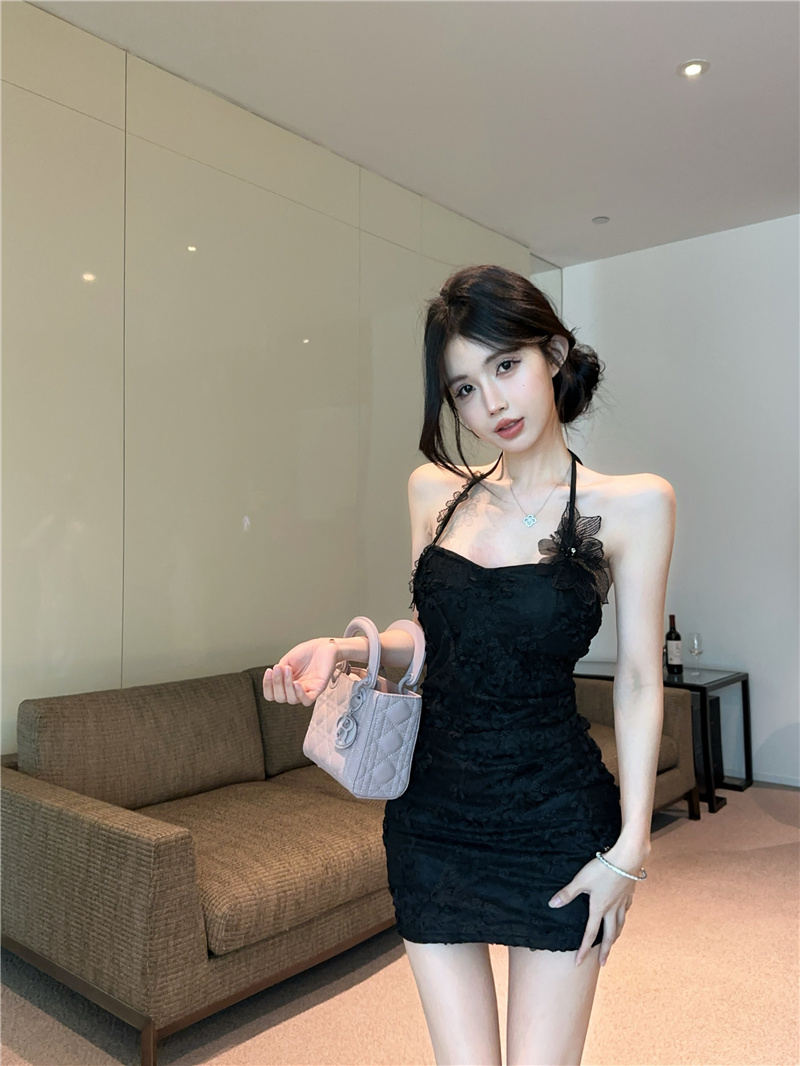 實拍~純欲辣妹性感蕾絲緊身收腰花朵掛脖顯瘦包臀吊帶連衣裙