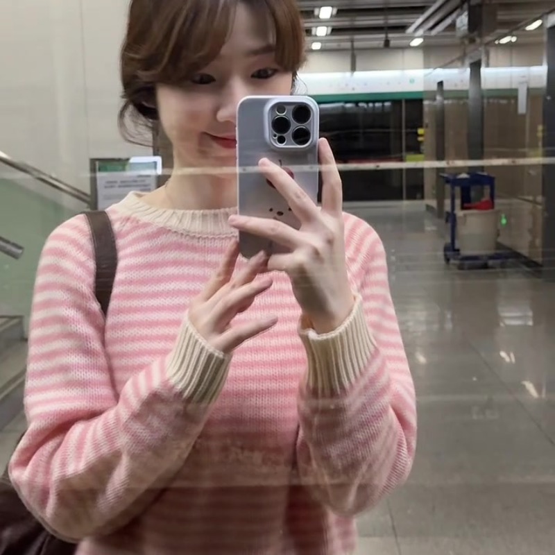 Korean atmosphere pink striped sweater women lazy loose short knit top spring dopamine inner wear