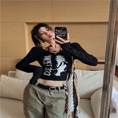 Sweet hot girl short top women's autumn design niche American unique black shoulder long-sleeved T-shirt