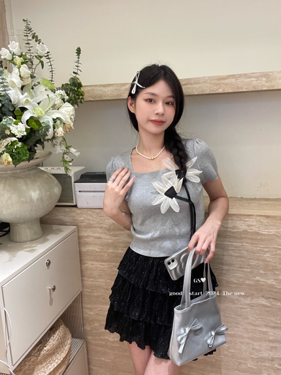 立體花朵設計感小眾獨特别致上衣方領短款短袖t恤女24春夏季新款