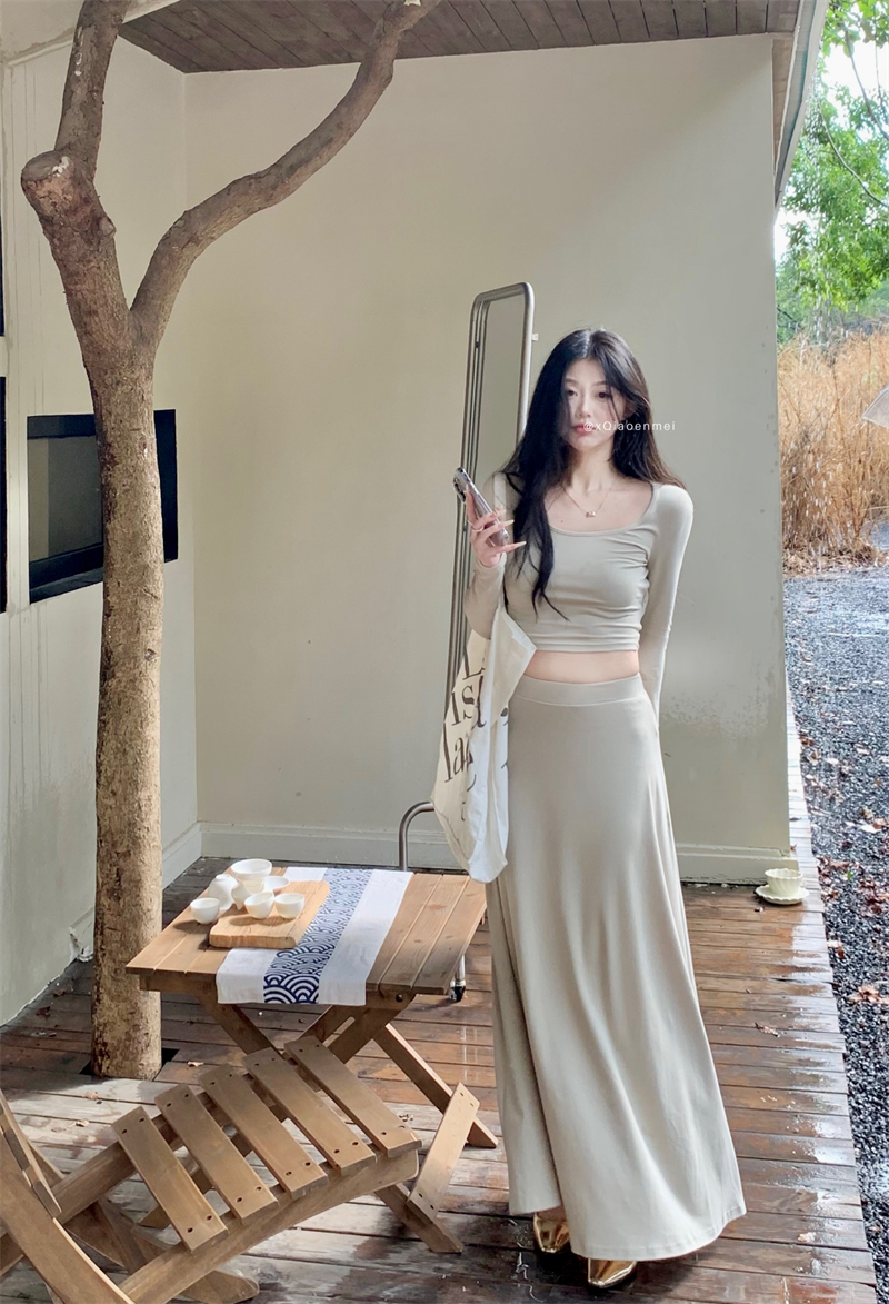 Real shot~Spring and summer short U-neck T-shirt for women with slim waist-exposed top A-line drooping skirt temperament set