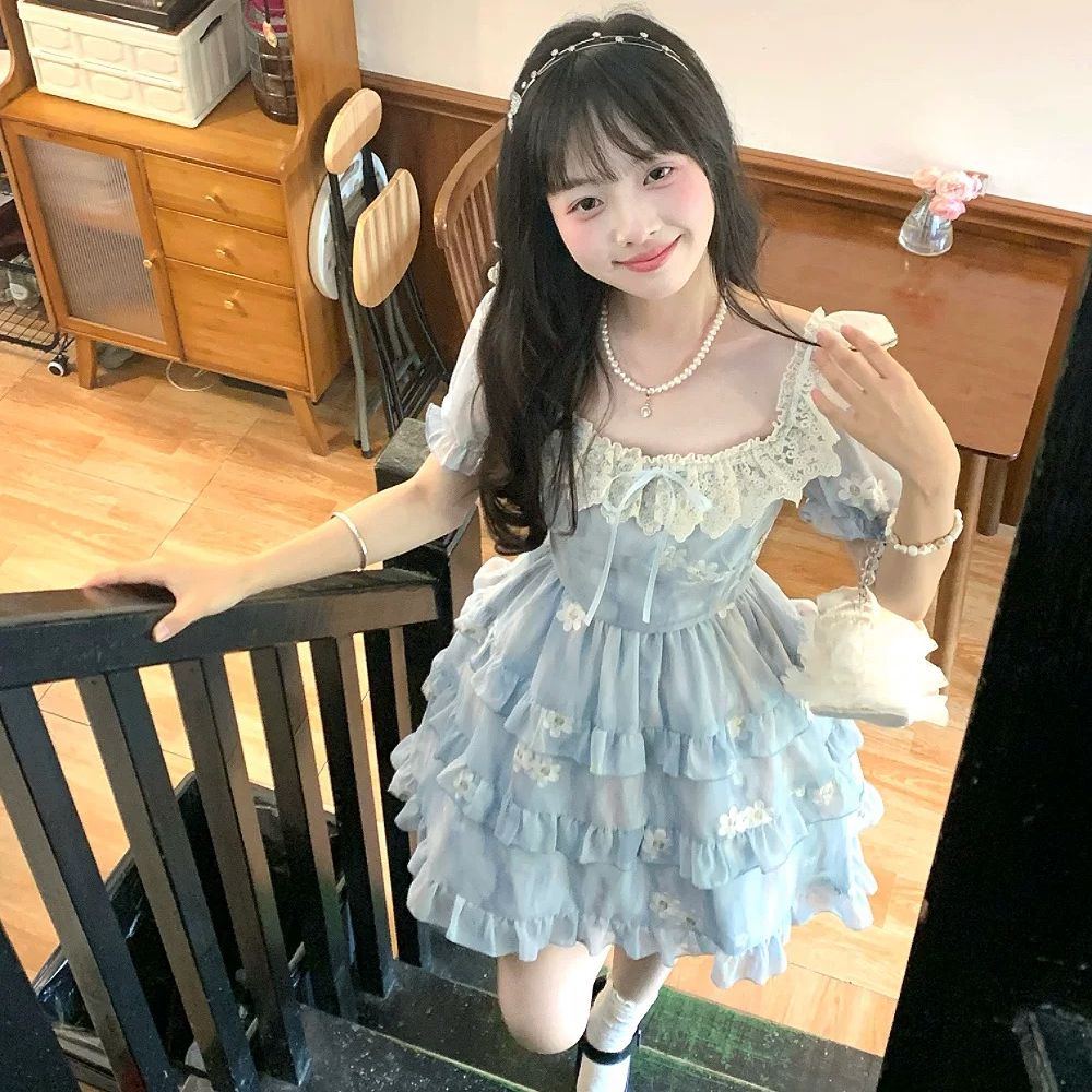 方領蕾絲邊連衣裙夏季2025設計感重工碎花蓬蓬裙女孩度假短裙