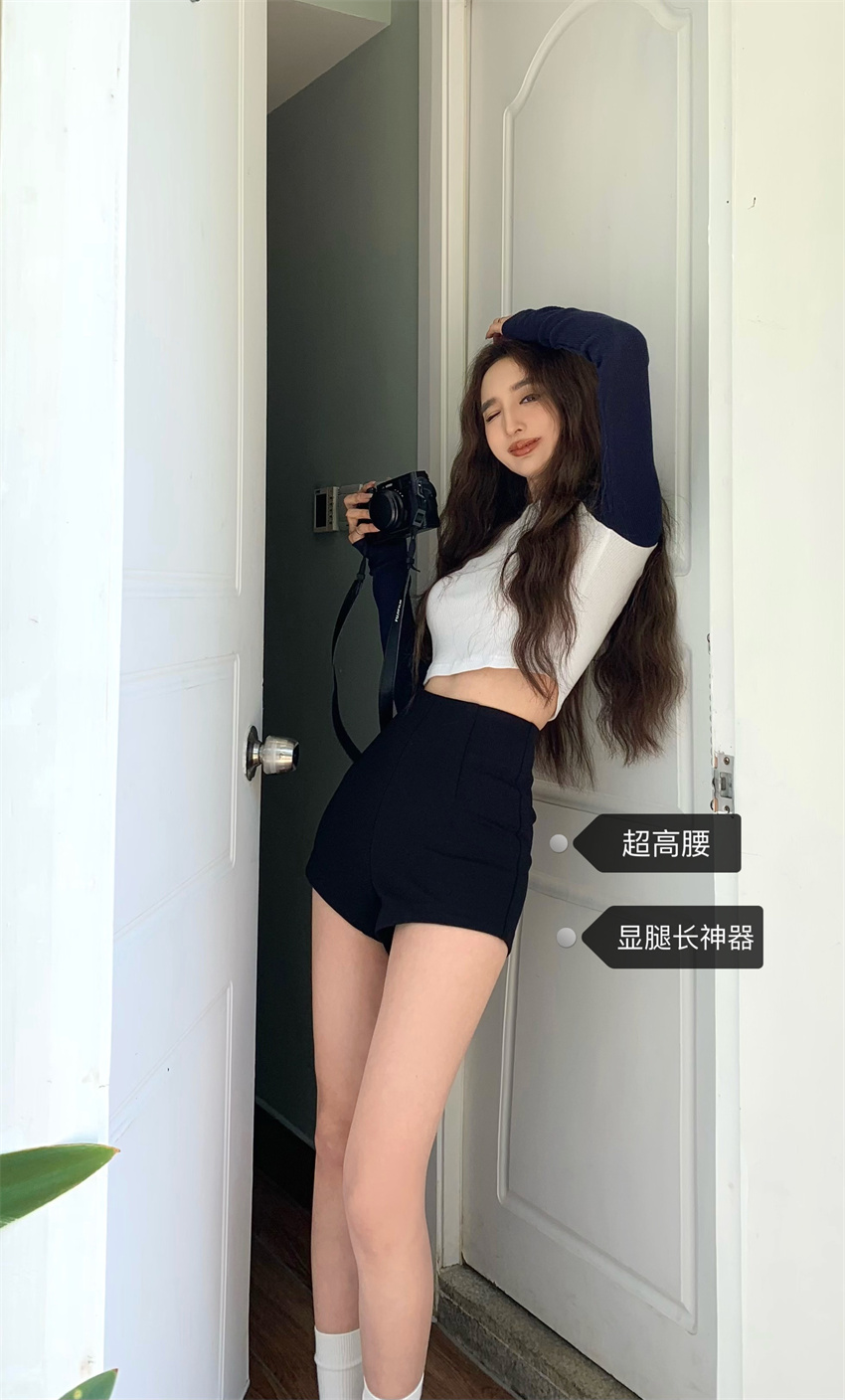 Real shot, retro temperament, high waist, slim and versatile black shorts