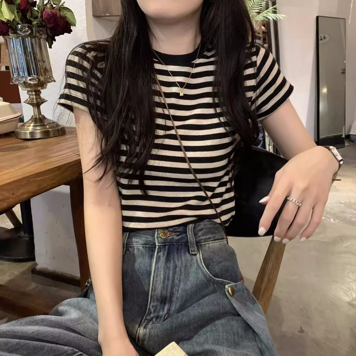 Striped polo neck short sleeve shoulder T-shirt for women in summer design pure body shirt short v-neck top