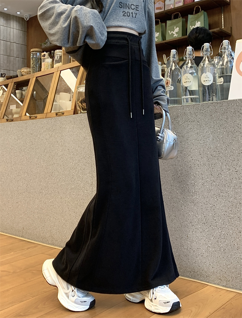 -Real shot of new spring fishtail skirt loose wide-leg versatile rear slit casual skirt for women