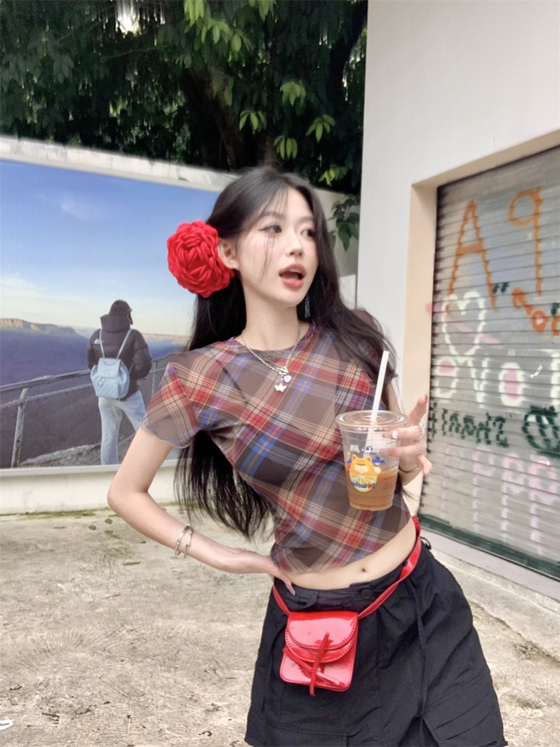 Real shot~ Bangkok hot girl plaid transparent mesh elastic T-shirt short-sleeved one-shoulder top