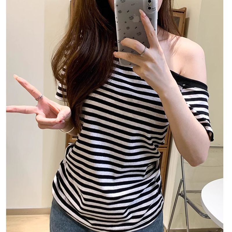 Lazy style slanted neck off-shoulder short-sleeved striped T-shirt 2025 new slim and versatile design top for women