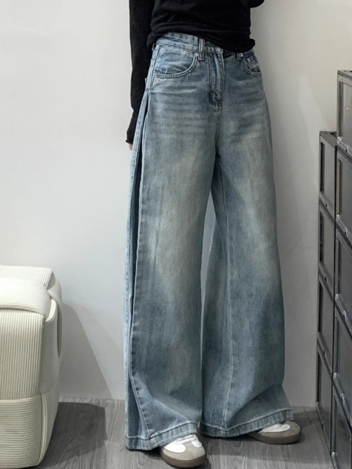 Washed retro design and fashionable wide-leg pants for women loose draping to show long legs European jeans spring